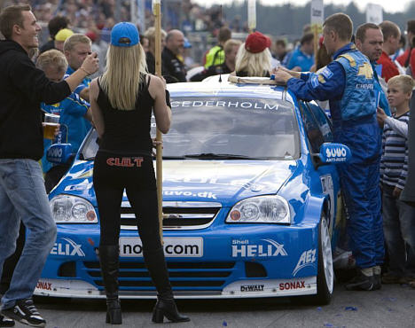 Henrik Lundgaard (i den blå køredragt!).
(Foto: Jonas M. Kunzendorf)